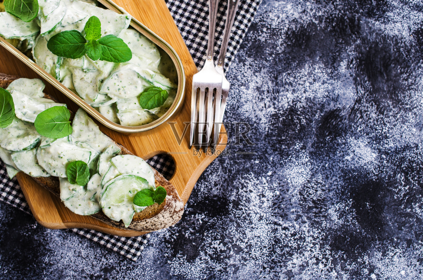 薄荷黄瓜沙拉照片摄影图片
