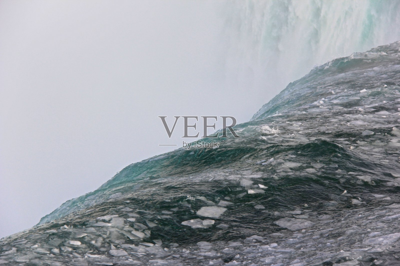 瀑布边缘照片摄影图片