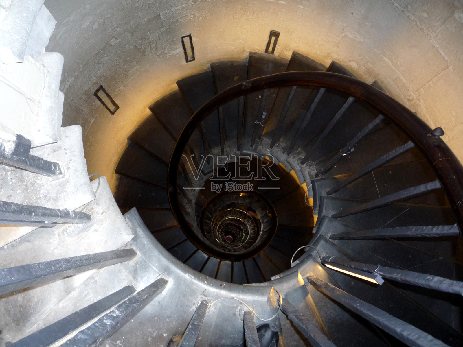 俯瞰伦敦纪念碑的楼梯照片摄影图片