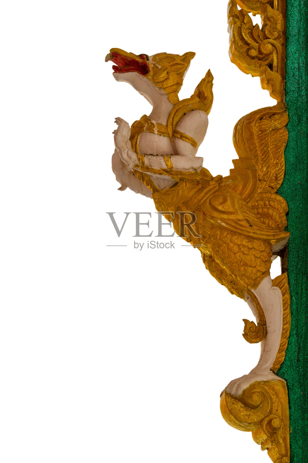 教堂前面装饰着神的灰泥雕塑。照片摄影图片