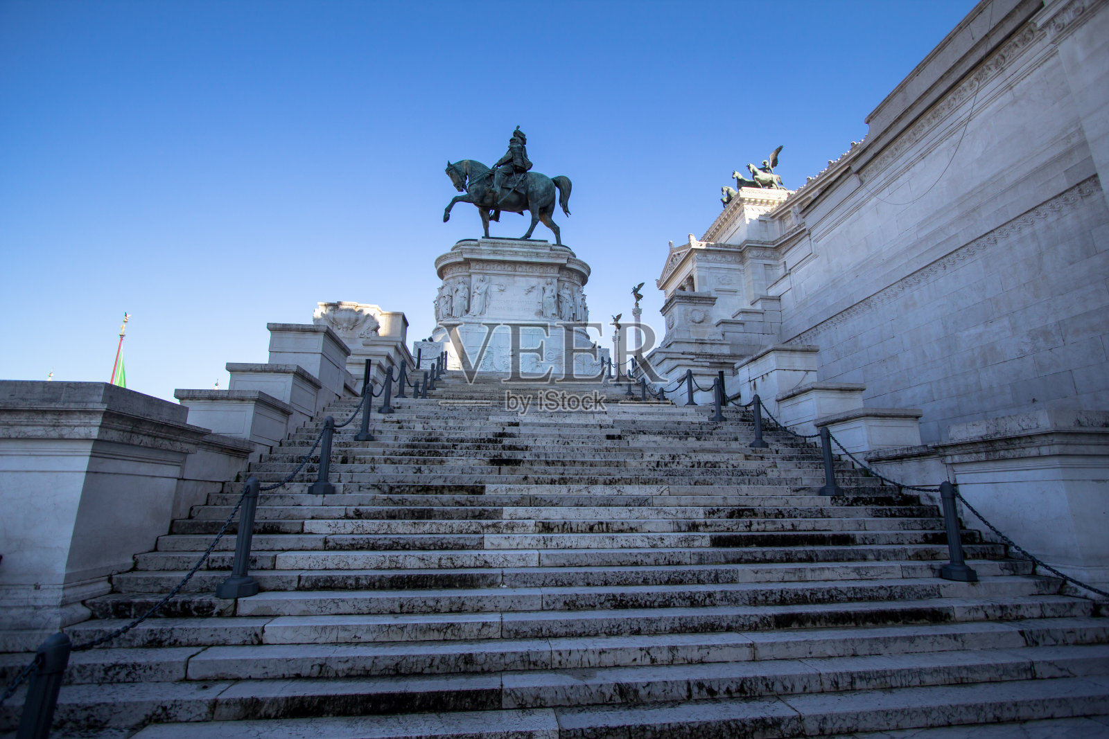 维托里奥·埃马努埃莱二世国家纪念碑(维克多·伊曼纽尔二世)。祖国的祭坛。罗马,意大利。照片摄影图片