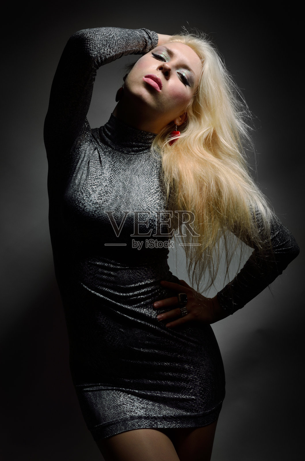 金发女郎弯曲照片摄影图片