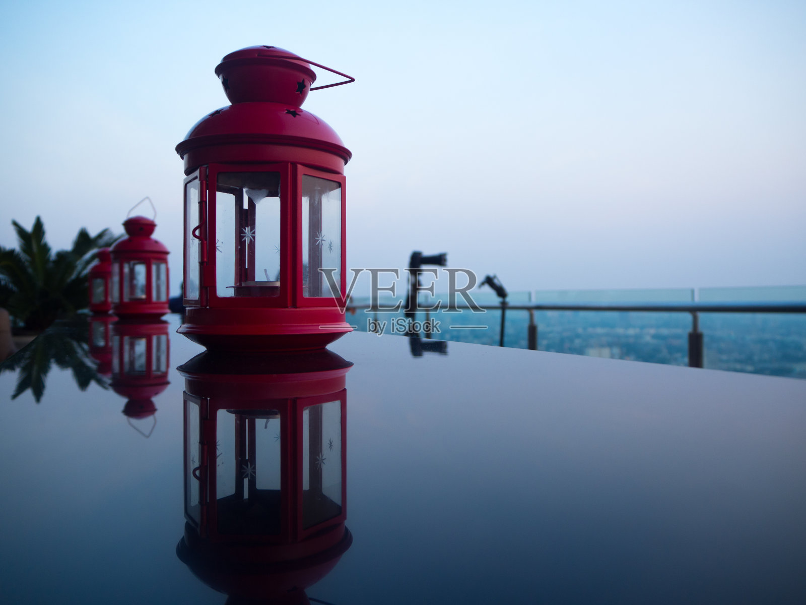 餐厅的灯,在晚上的时候有美丽的灯光照片摄影图片