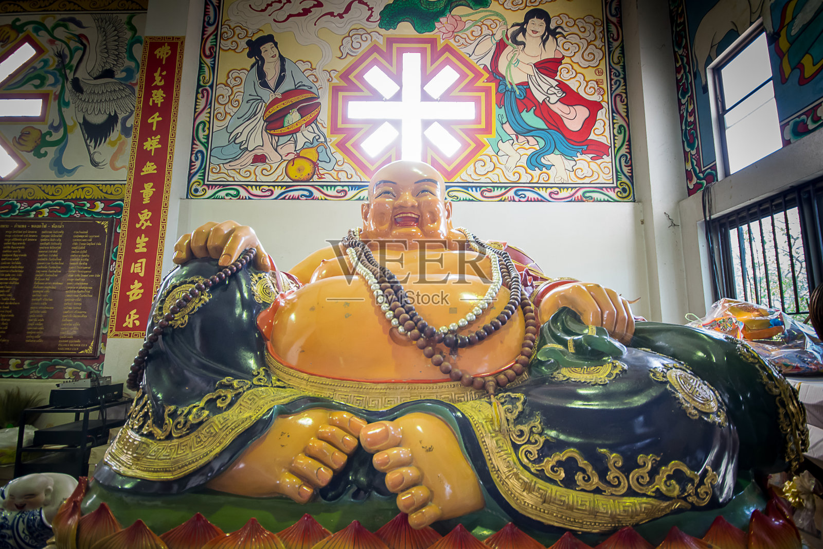 寺庙里的雕像照片摄影图片