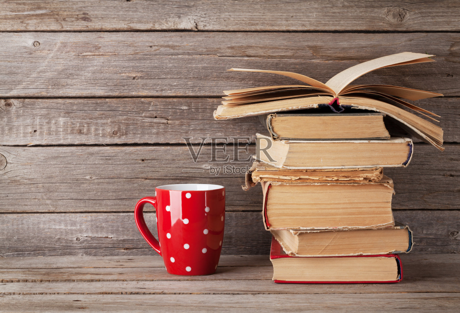 旧书和咖啡杯照片摄影图片