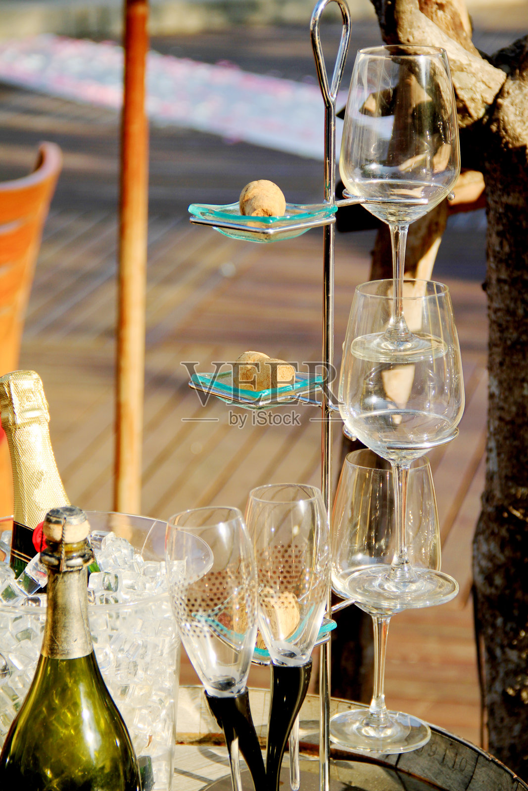 香槟在冰上照片摄影图片