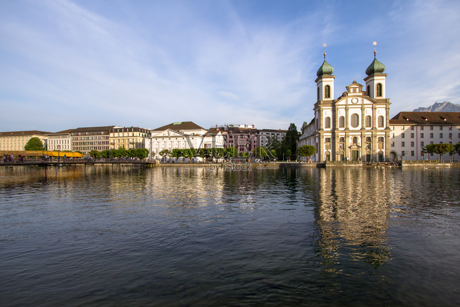 瑞士卢塞恩耶稣会教堂照片摄影图片