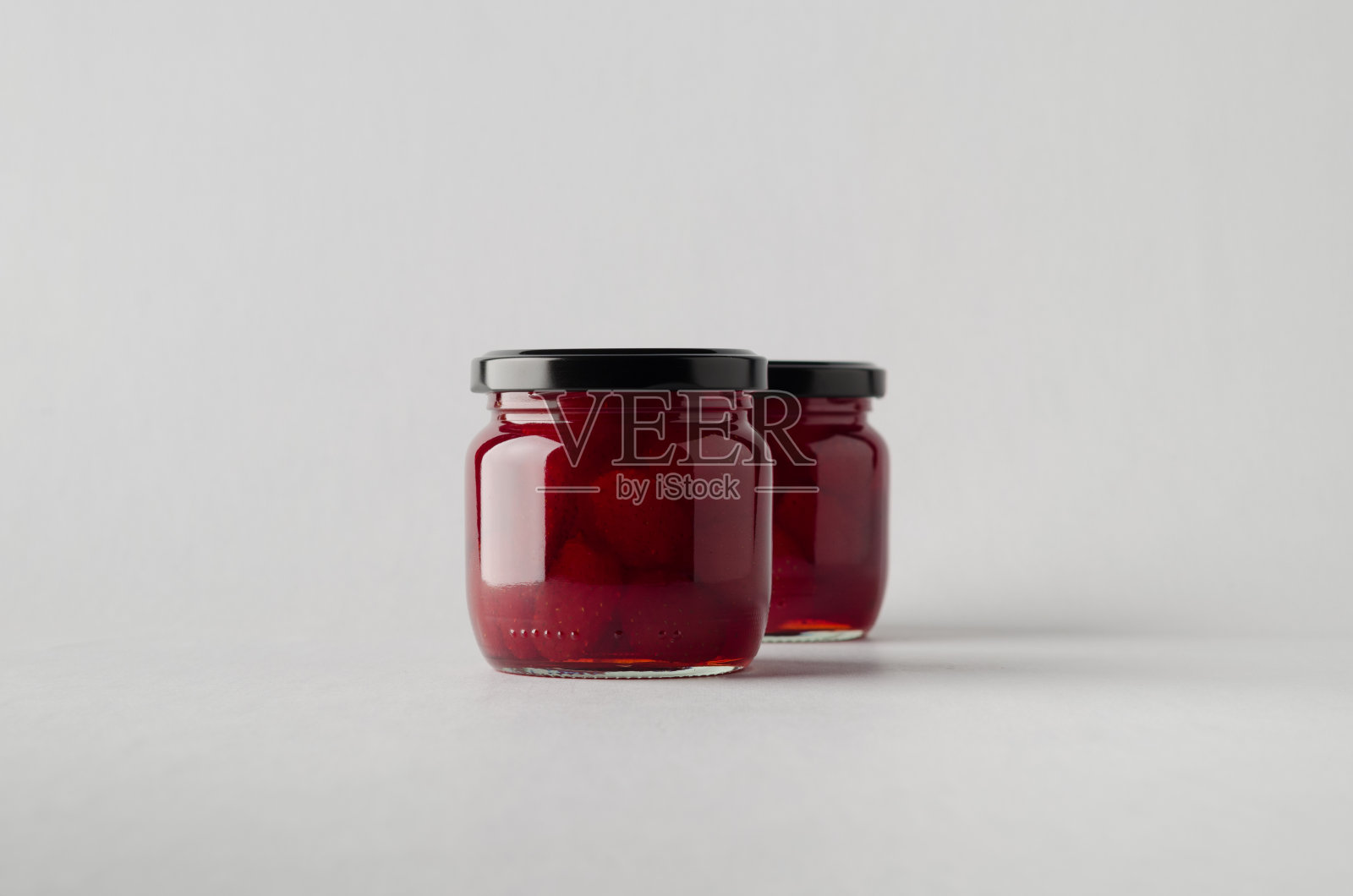 草莓果酱罐模型-两个罐子照片摄影图片