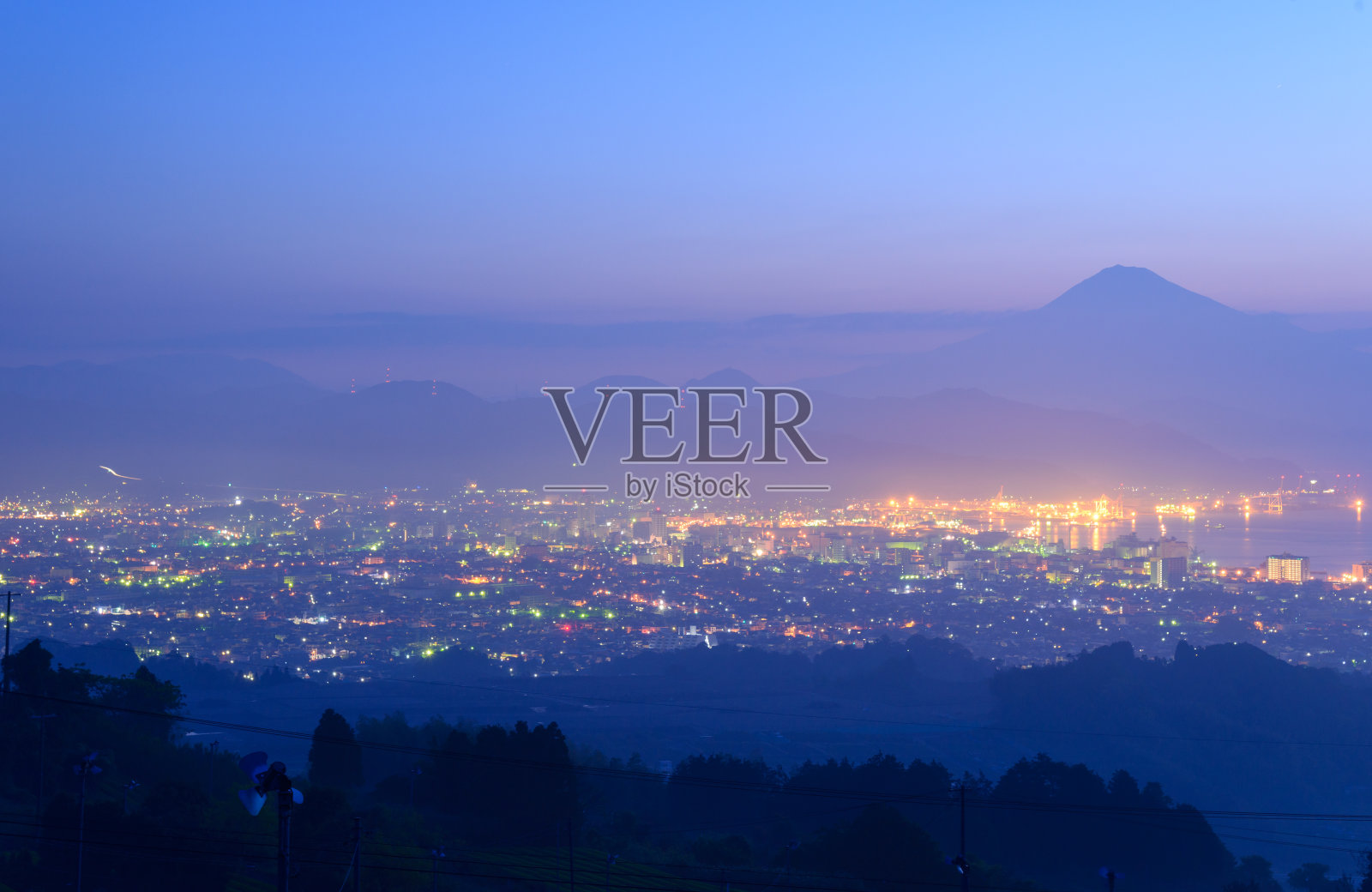 静冈市与富士山黎明景色照片摄影图片