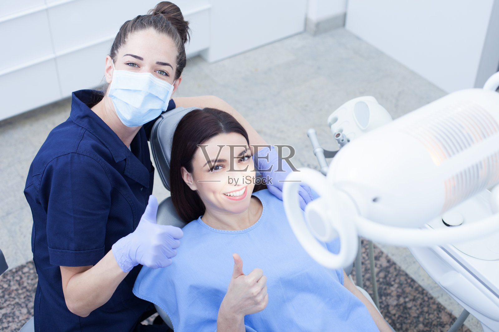 女人在牙医照片摄影图片