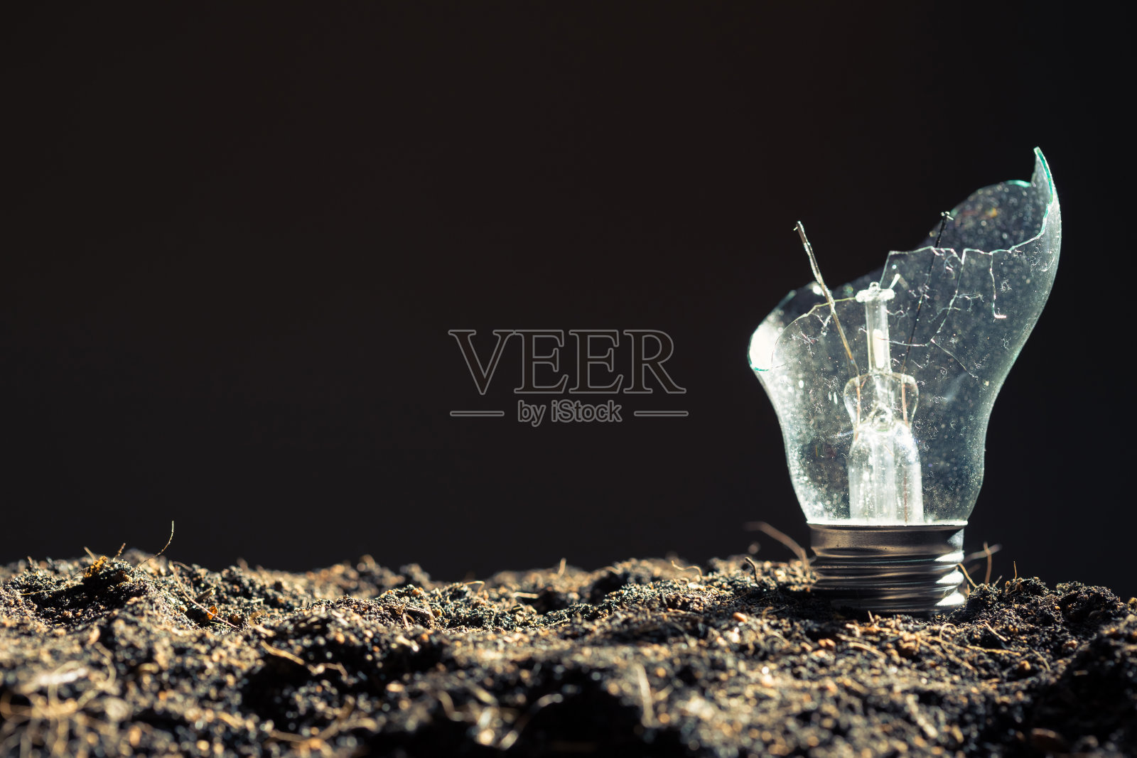 破碎的灯泡照片摄影图片