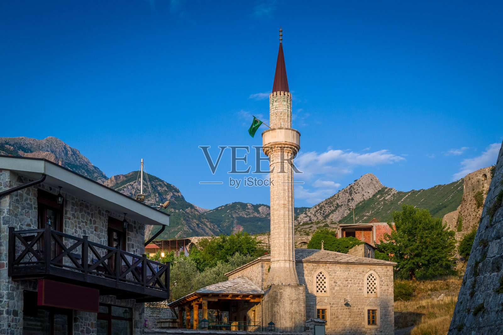 老酒吧镇的小石砌清真寺照片摄影图片