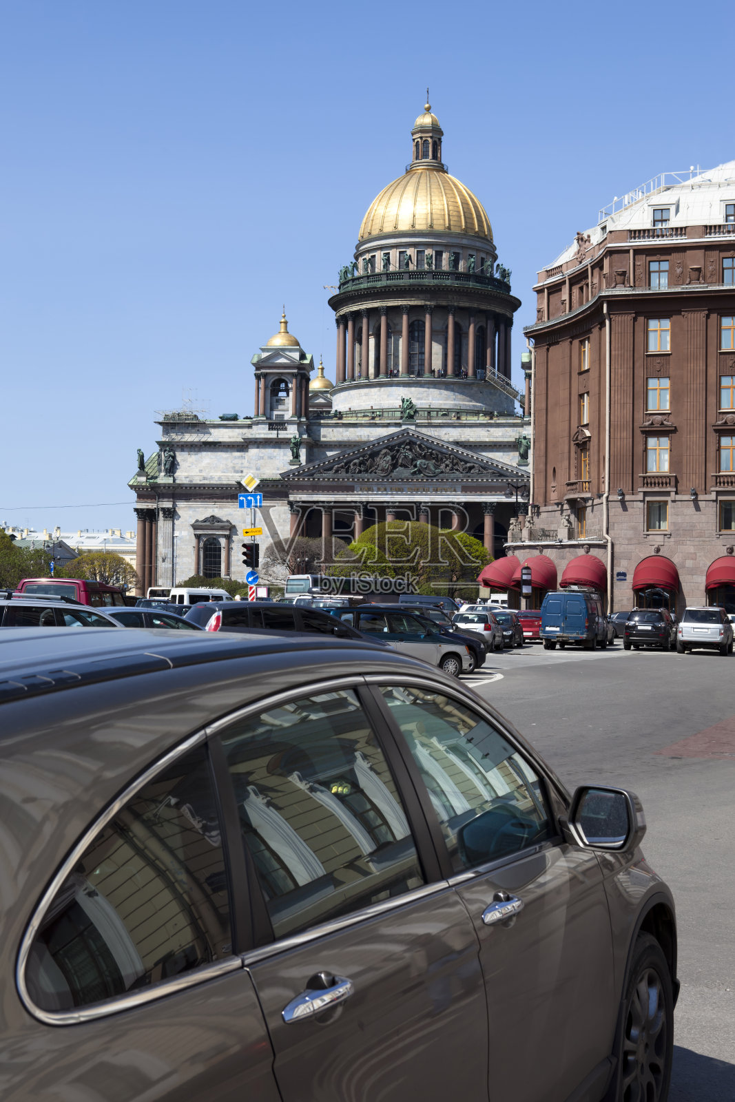 反思和圣以撒大教堂照片摄影图片