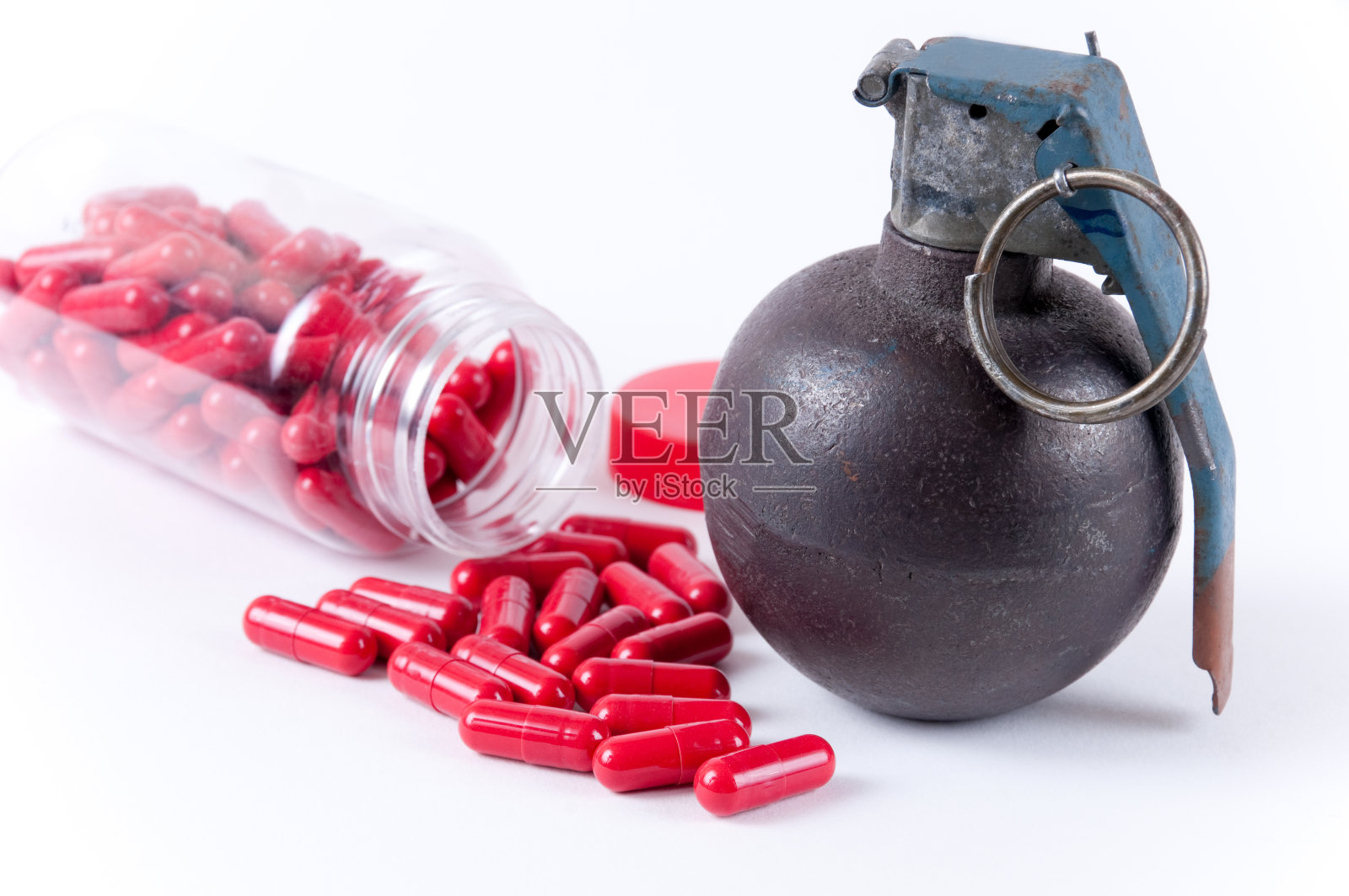 手榴弹和药物概念照片摄影图片