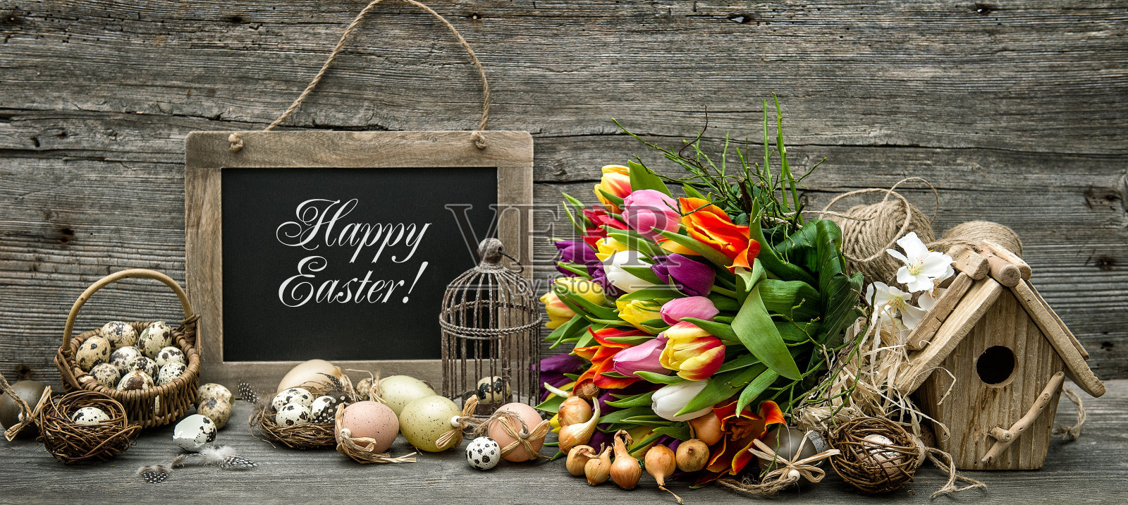 复活节装饰彩蛋,郁金香花照片摄影图片