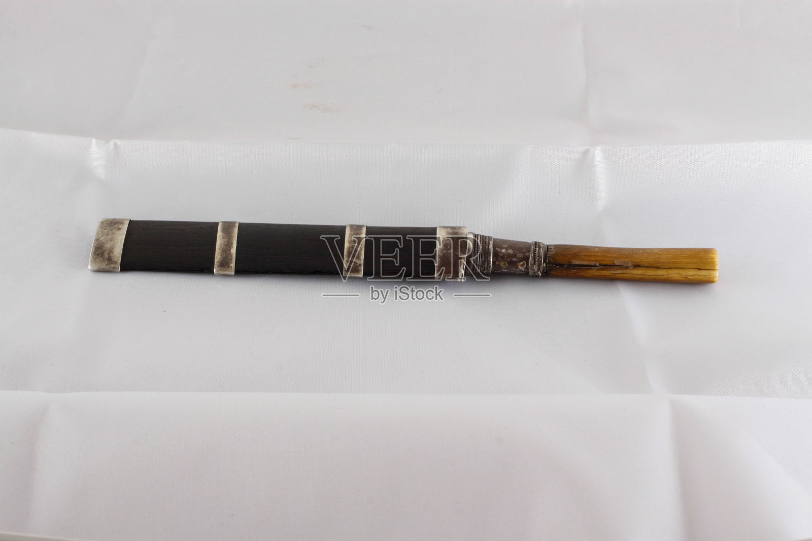 有鞘的刀木照片摄影图片