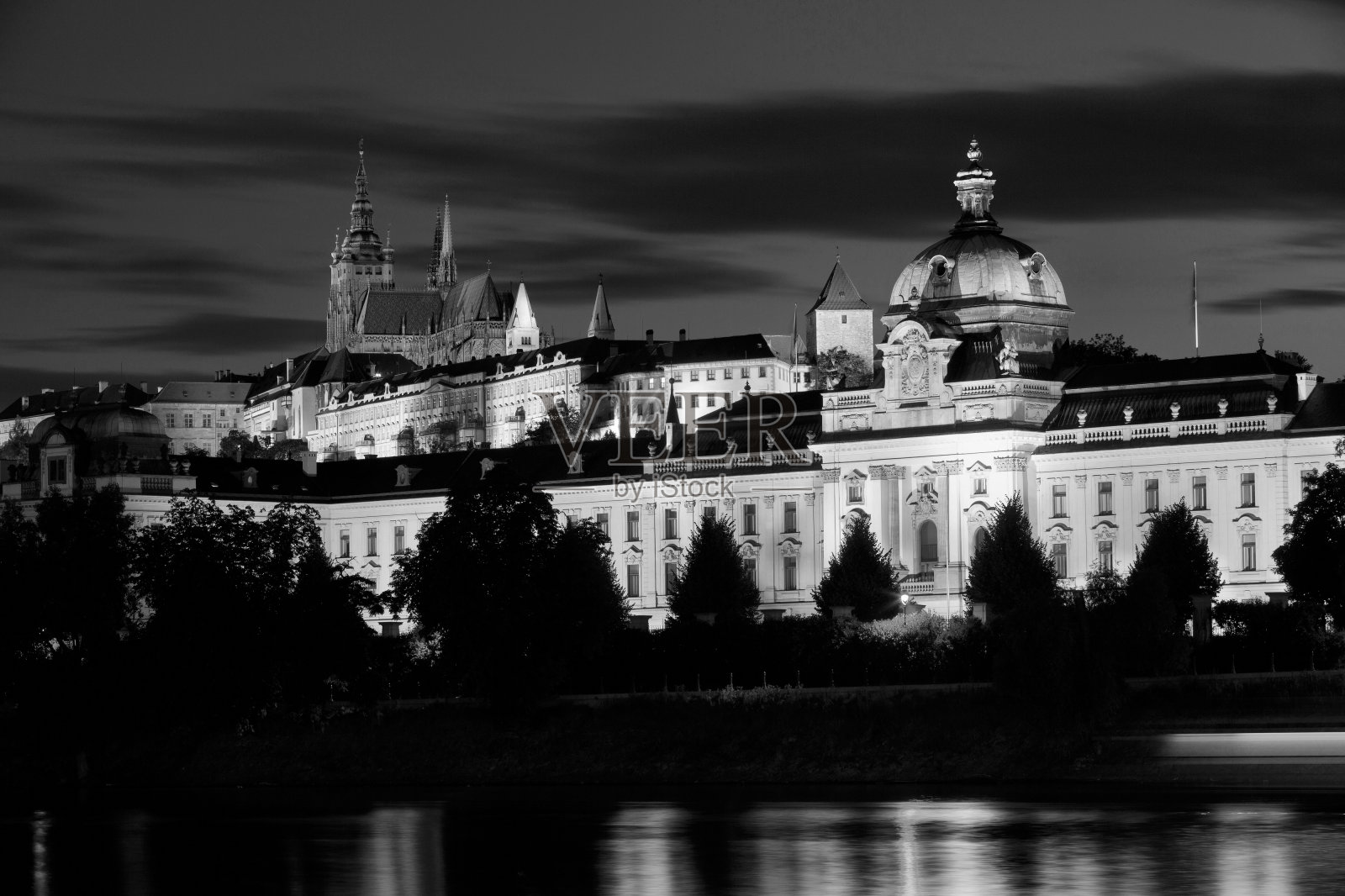 布拉格是捷克共和国的首都,风景秀丽,历史悠久照片摄影图片