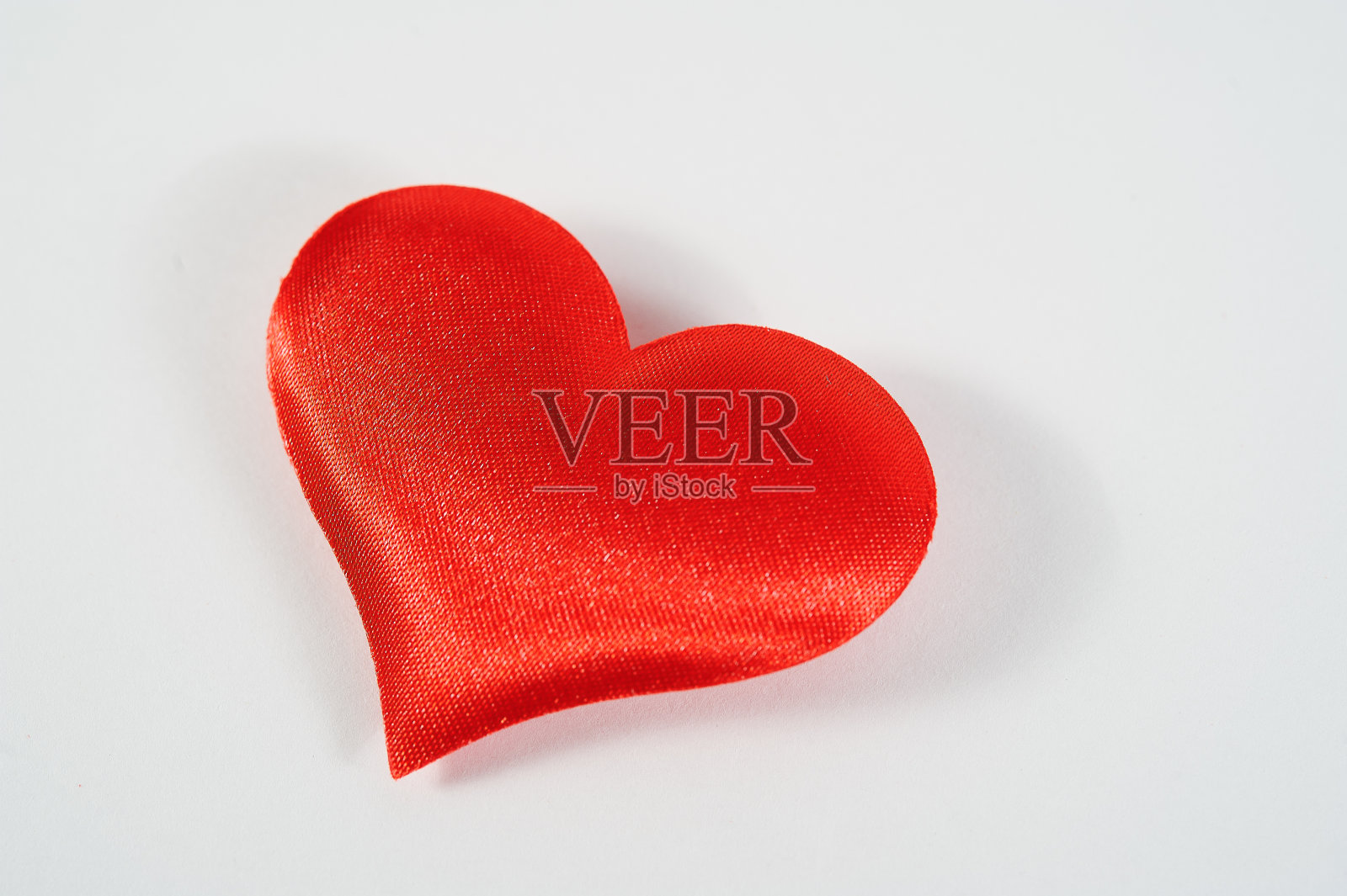 白底红心照片摄影图片