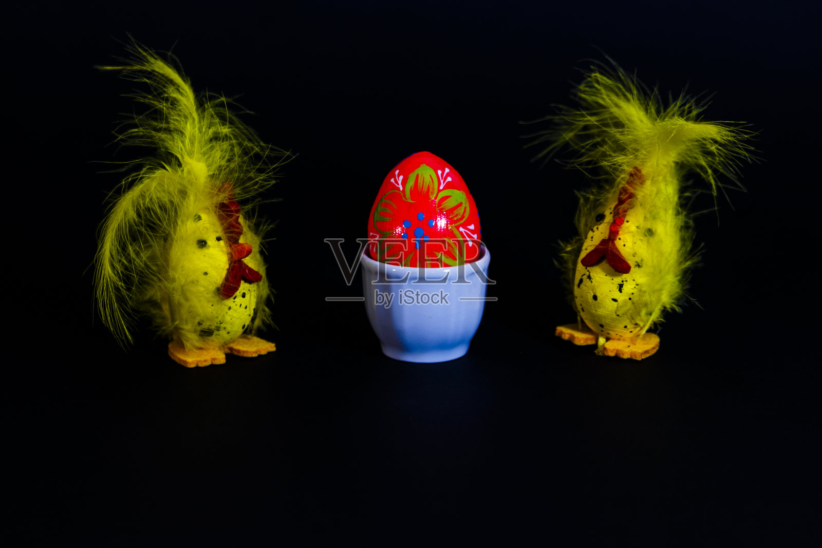 装饰精美的复活节彩蛋照片摄影图片