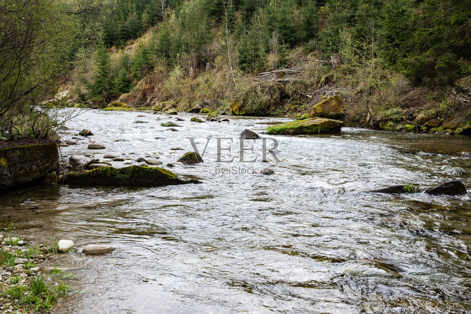 夏天的山河照片摄影图片