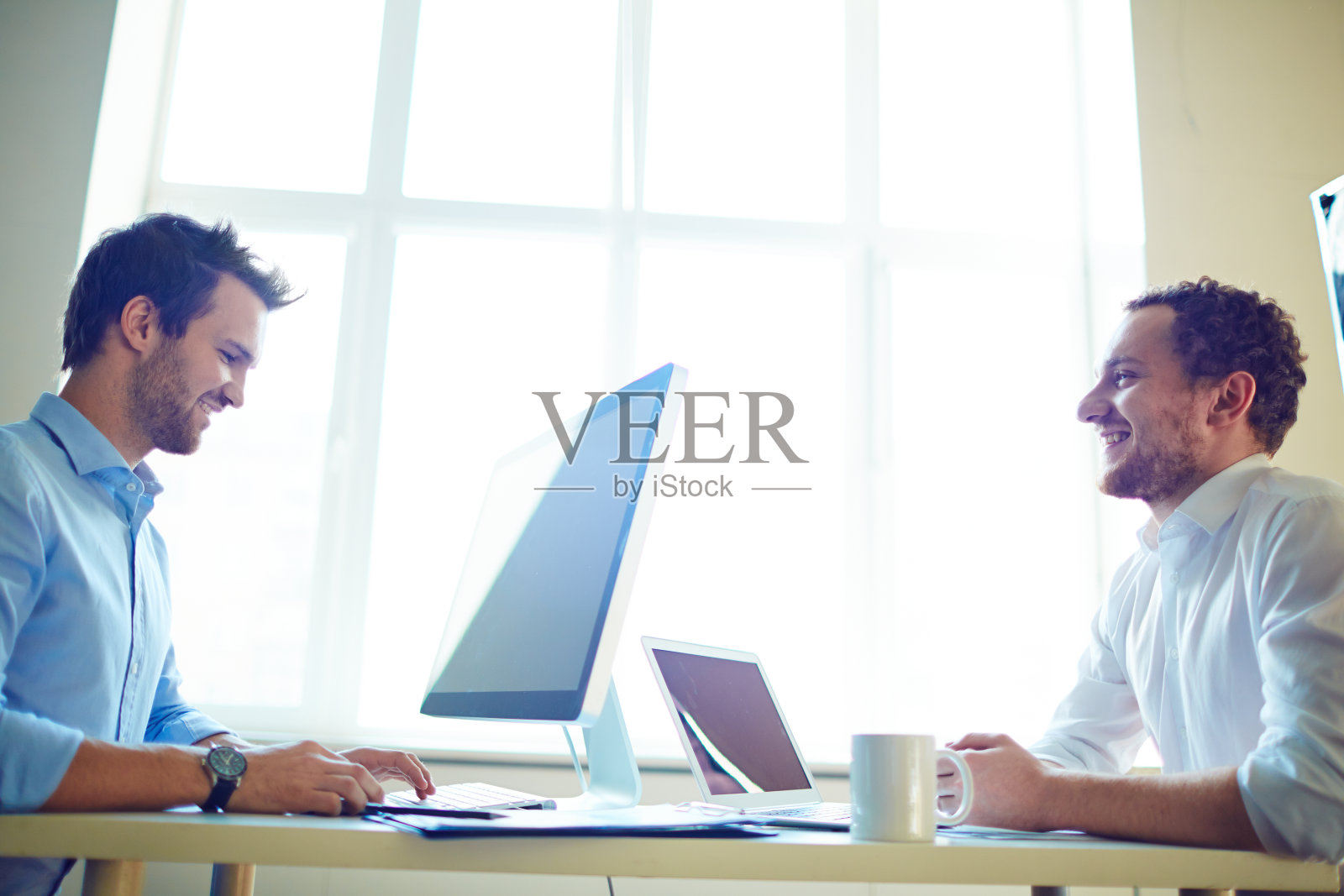 一起工作照片摄影图片