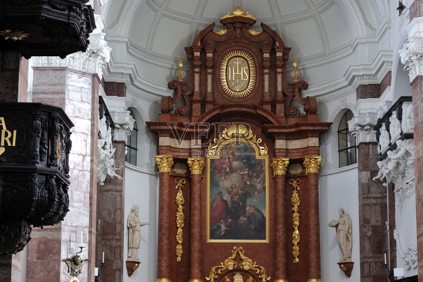 在教堂祭坛照片摄影图片