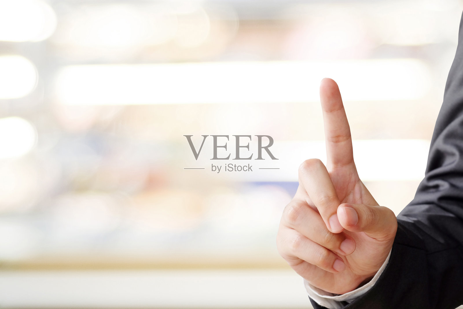 手点,按,触摸手势上模糊办公室背景与复制空间,经营理念照片摄影图片