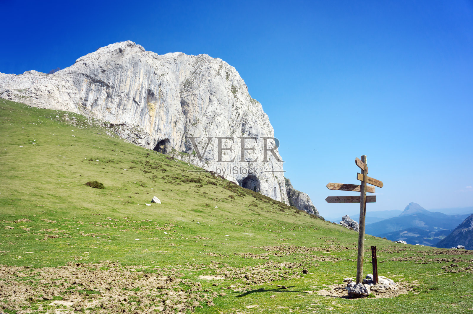 山上的路标照片摄影图片