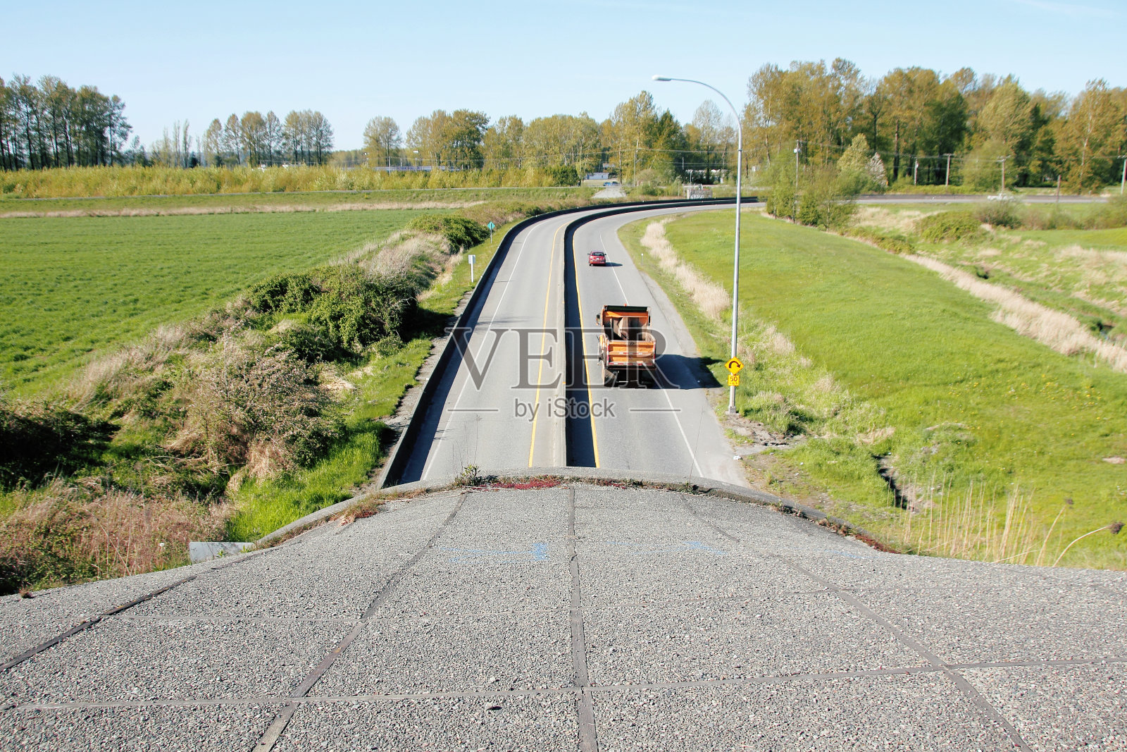 地下通道的高角度视图照片摄影图片