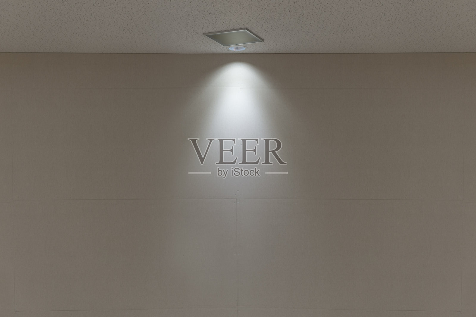 城市里的大广告牌照片摄影图片