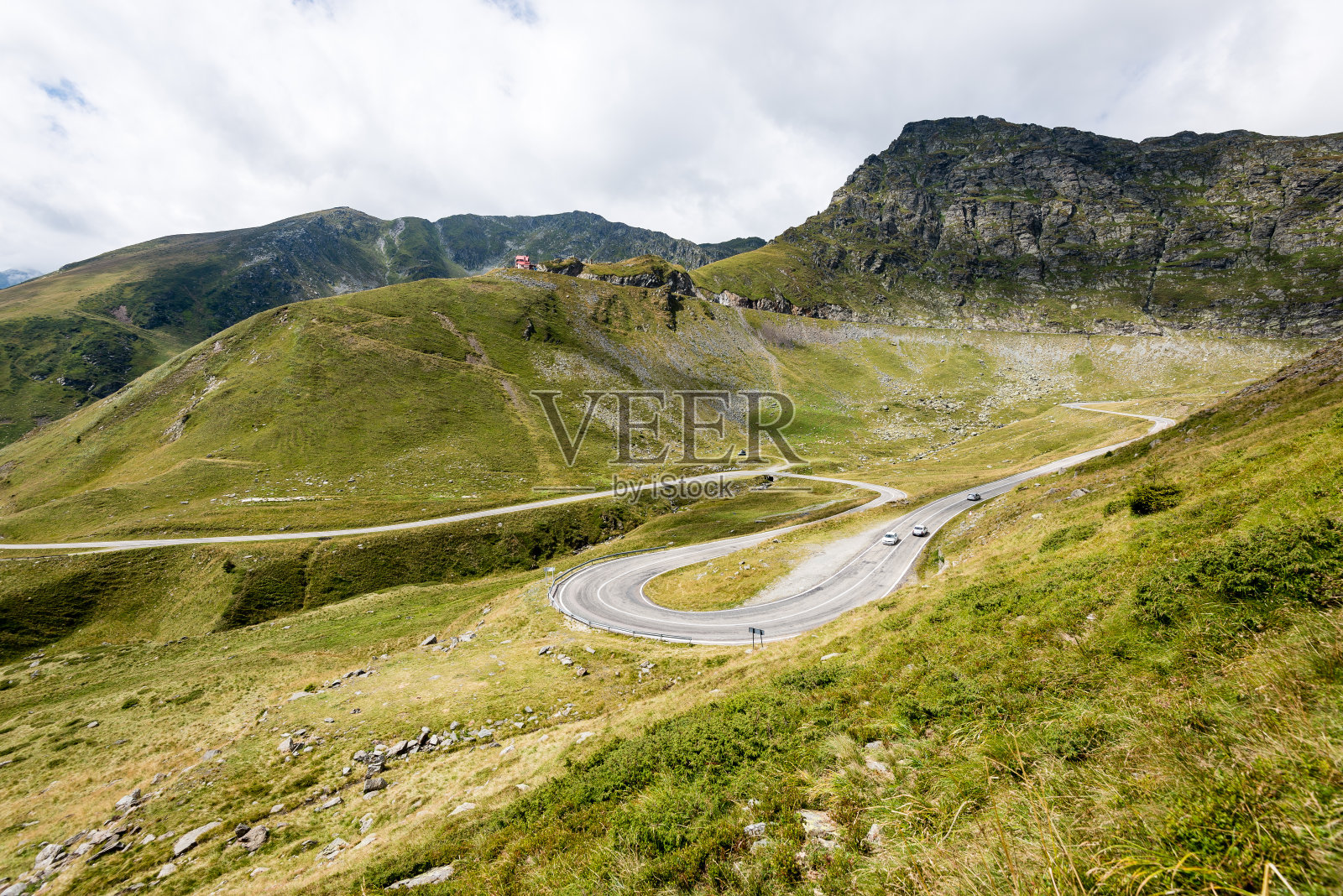喀尔巴阡山脉的战争道路照片摄影图片