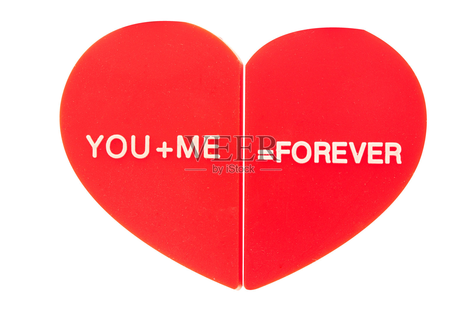 白色背景上的心形和关于爱情的信息照片摄影图片