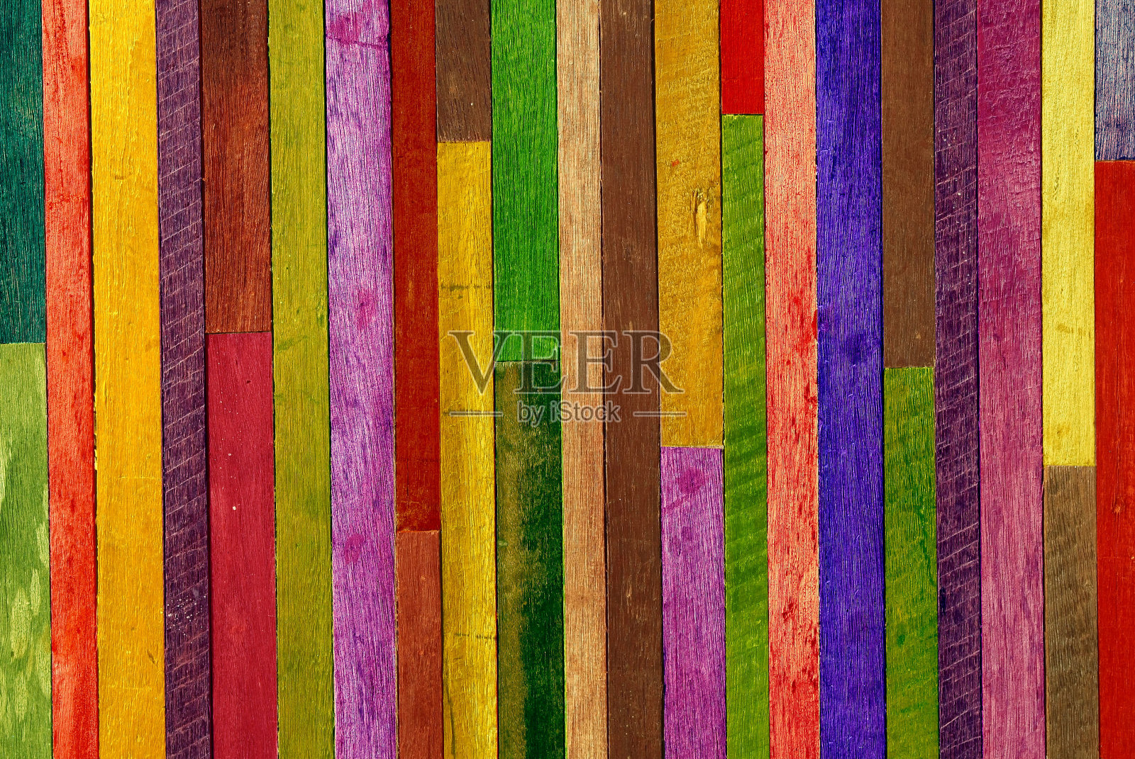 色彩斑斓的木头墙照片摄影图片