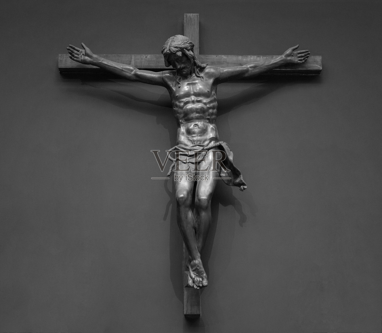 墙上的耶稣基督十字架照片摄影图片