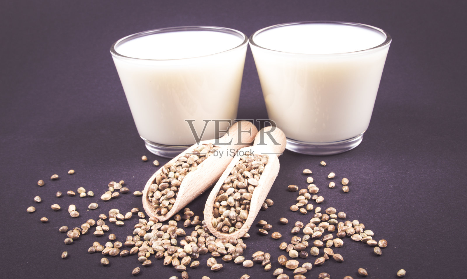 麻乳,种子上深色背景。特写镜头。照片摄影图片