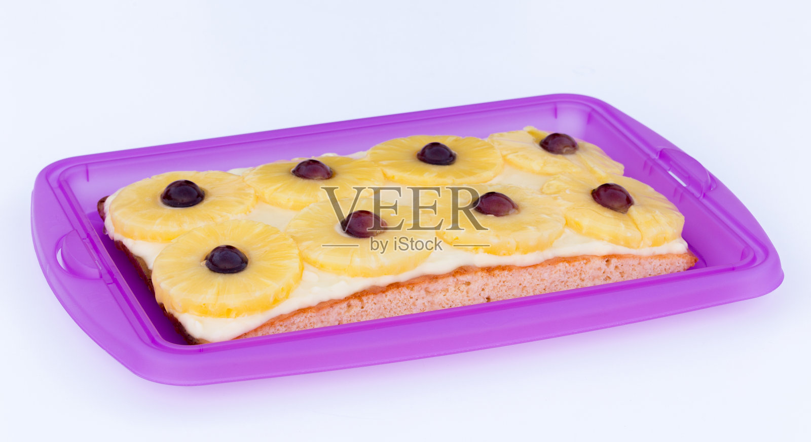 夏威夷切片和菠萝在白色的背景照片摄影图片