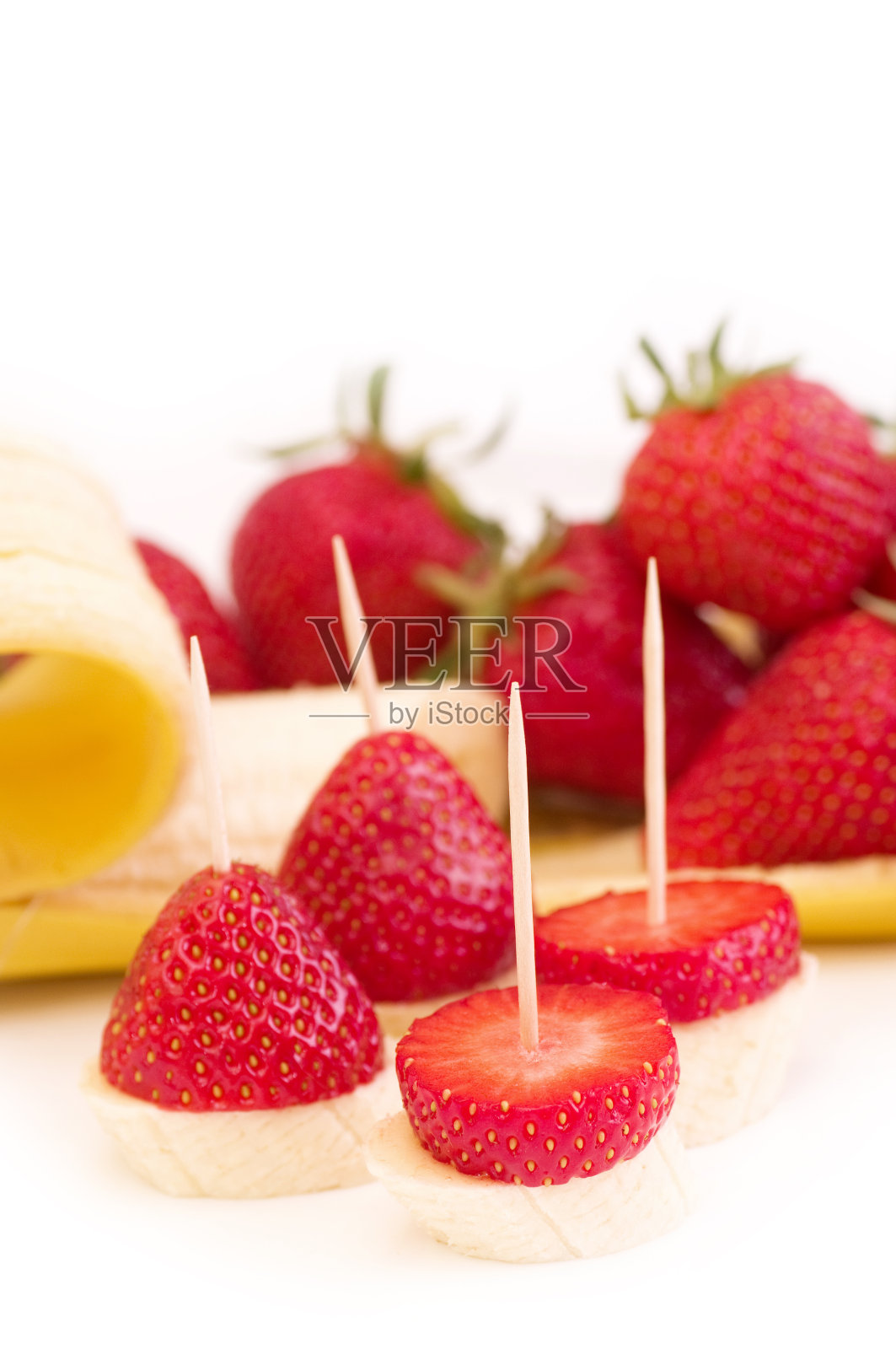 生的草莓照片摄影图片