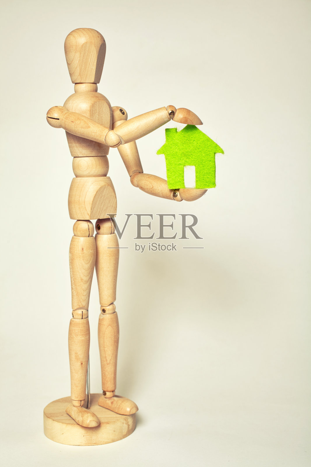 木偶和房子照片摄影图片