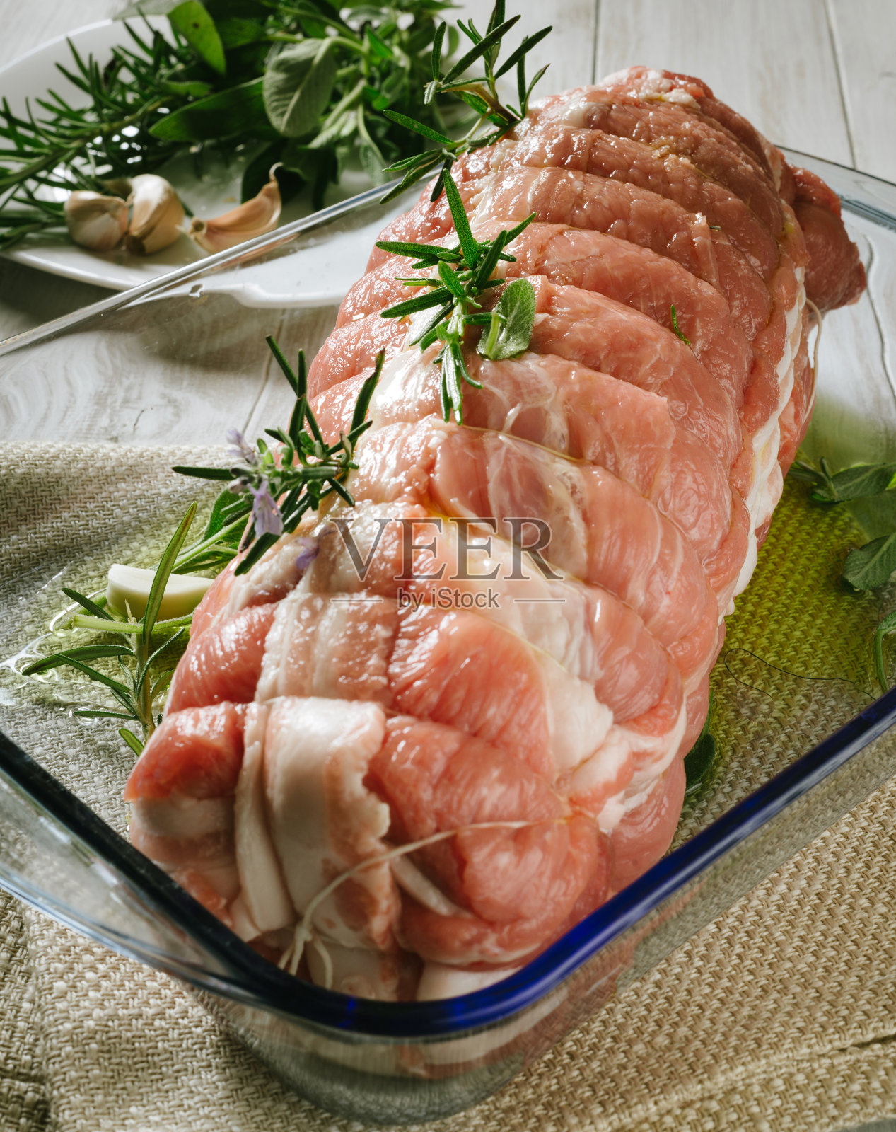 烤生牛肉照片摄影图片