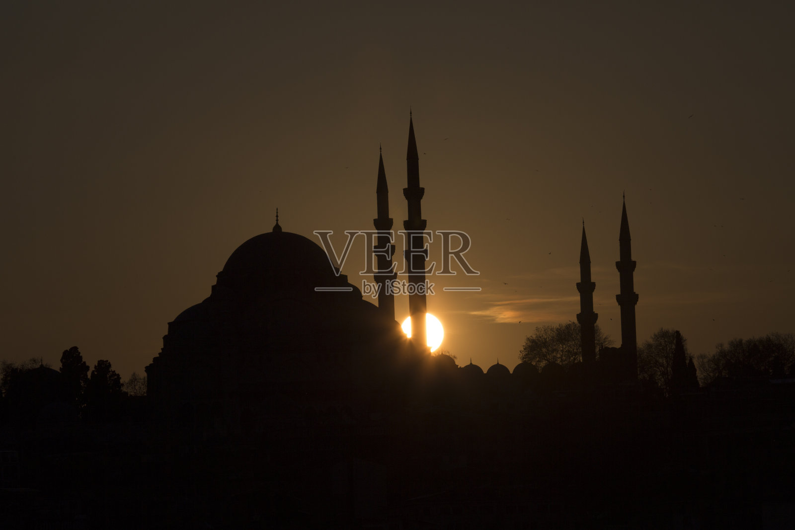 苏莱曼尼耶清真寺的日落照片摄影图片