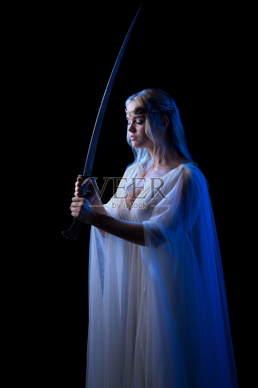 年轻的精灵女孩照片摄影图片