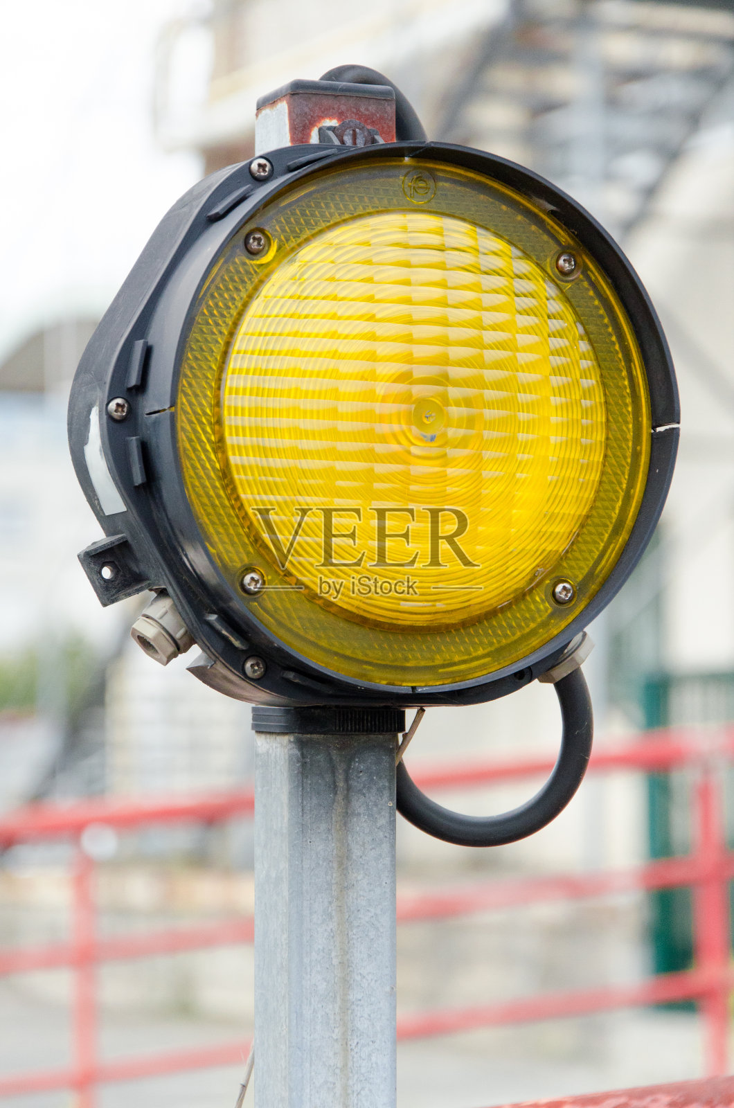 一盏黄色的路灯照片摄影图片