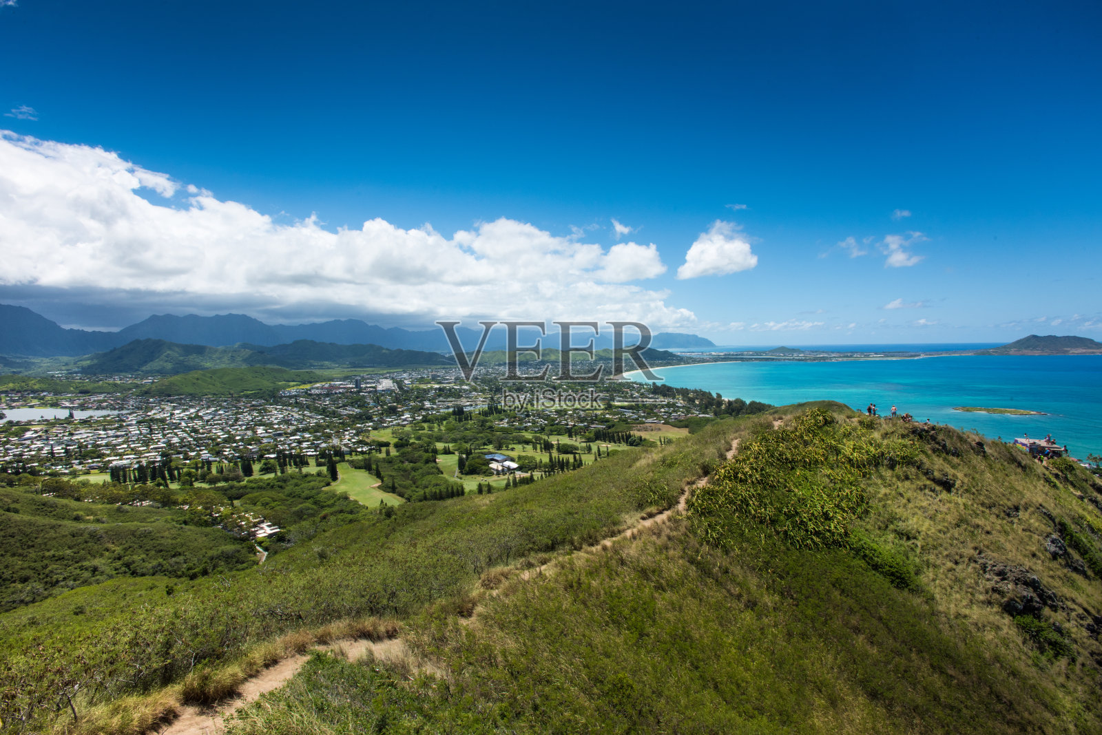 俯瞰夏威夷瓦胡岛凯卢阿的Pillbox徒步旅行。照片摄影图片