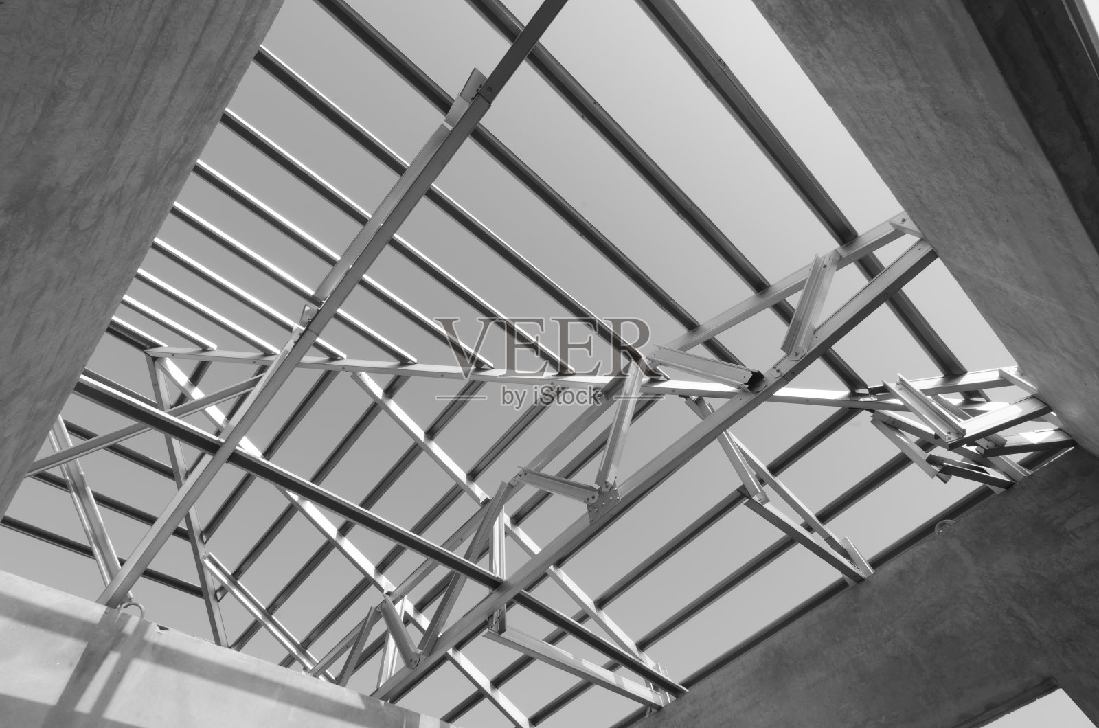 钢屋面结构。照片摄影图片