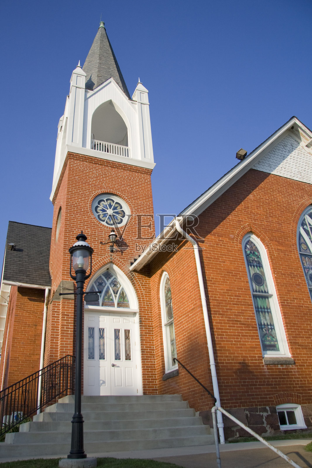 红砖乡村教堂照片摄影图片
