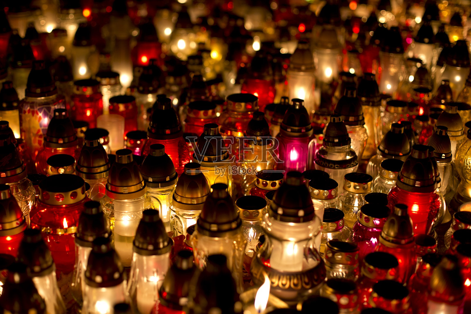 墓地里没有蜡烛照片摄影图片