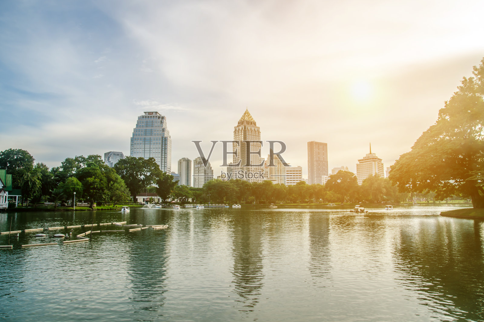 湖景公园在泰国首都的市中心照片摄影图片