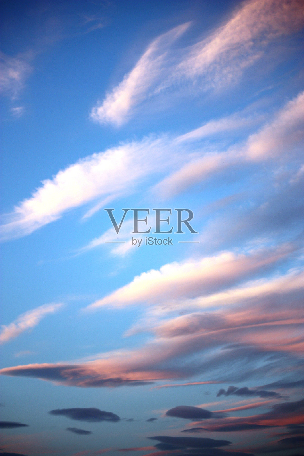 黄昏时的天空和云彩照片摄影图片