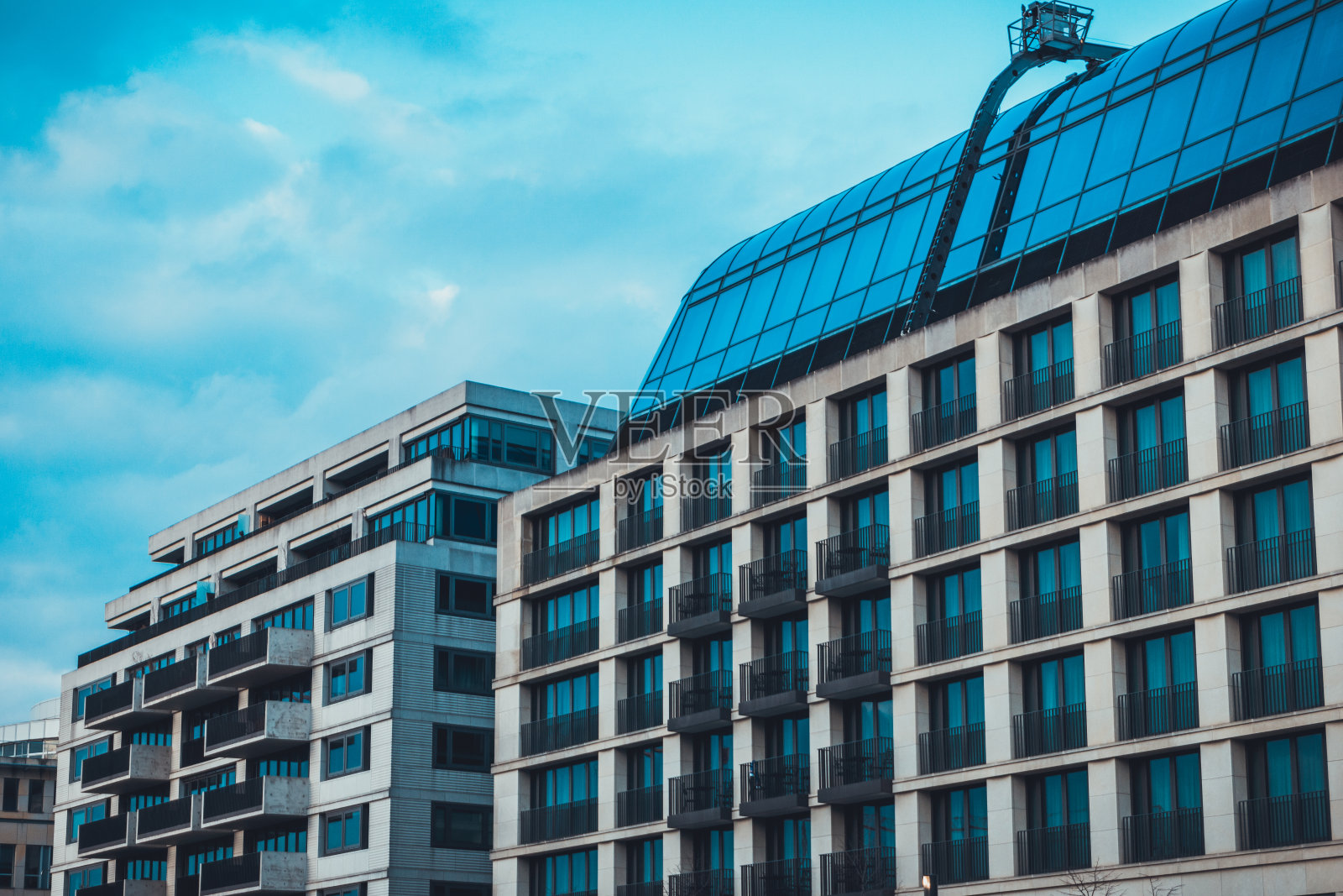 两种类型的公寓楼照片摄影图片