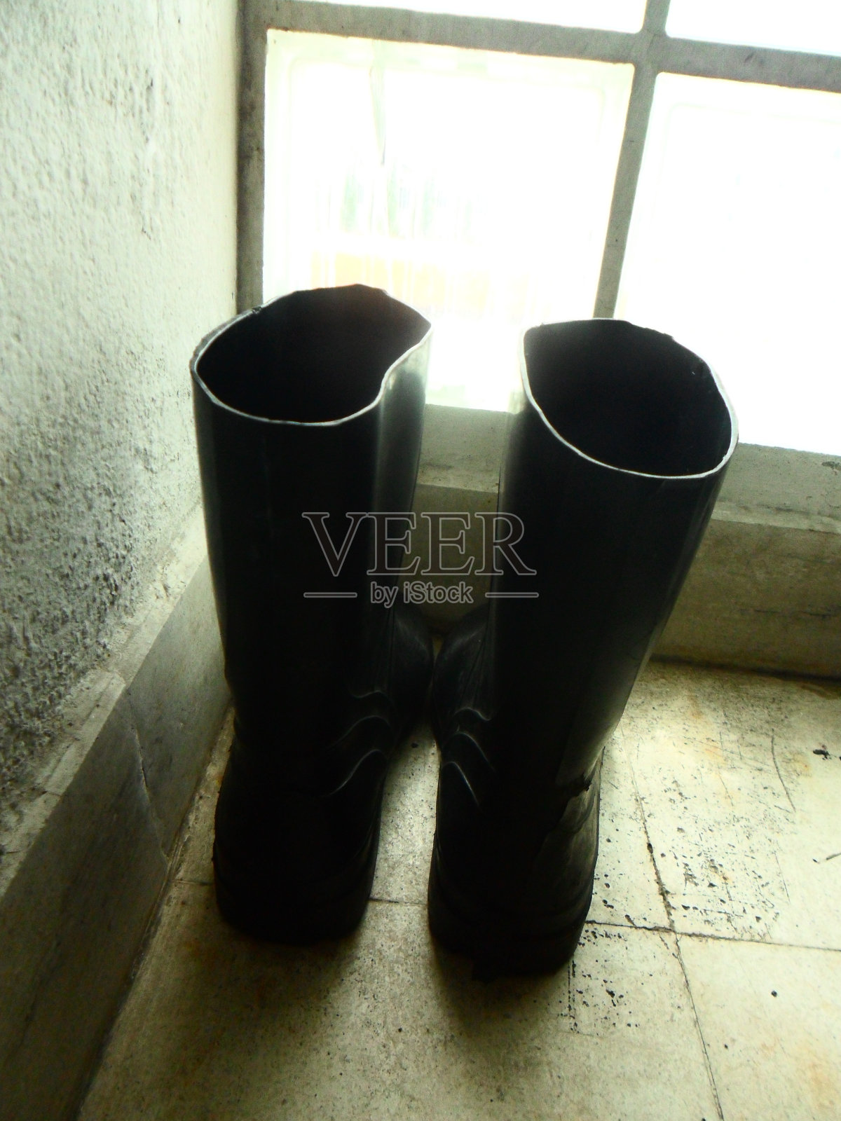 黑色的靴子照片摄影图片